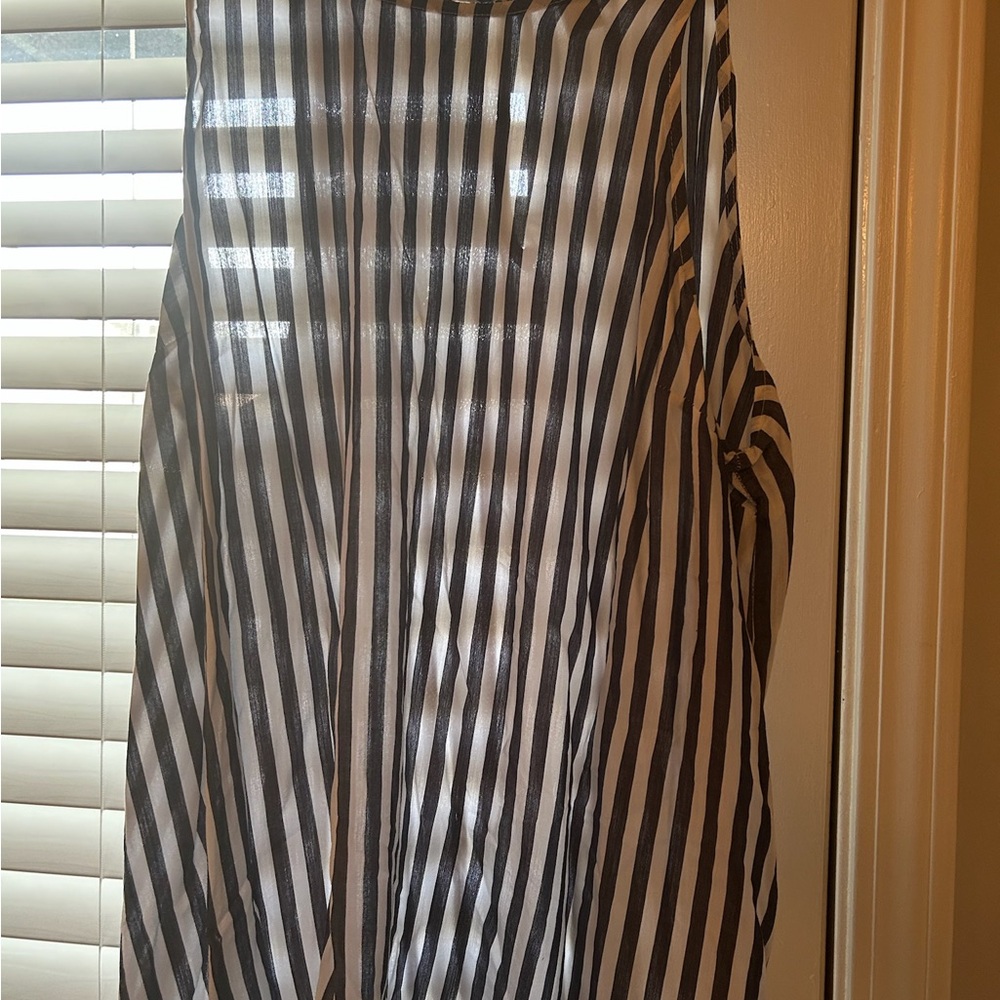 Old Navy Monochrome Striped Top